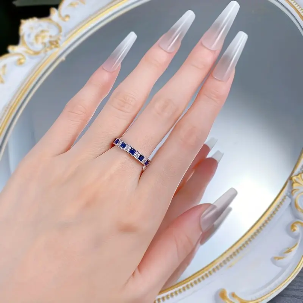 Bagues bleue luxueuse